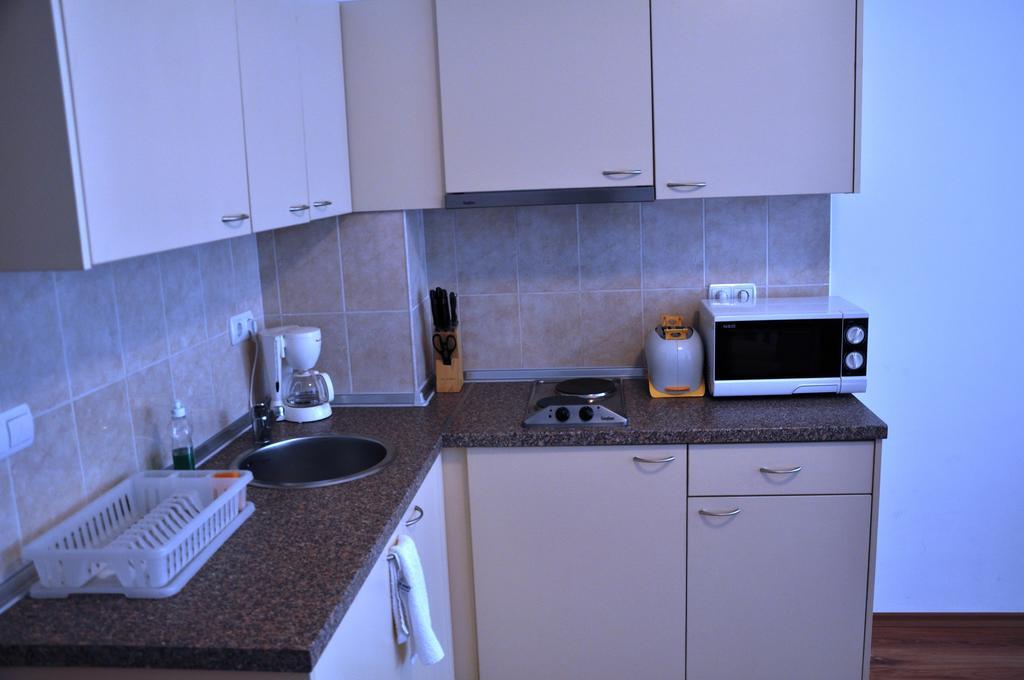 Tomi Family Apartments Pantai Sunny Ruang foto