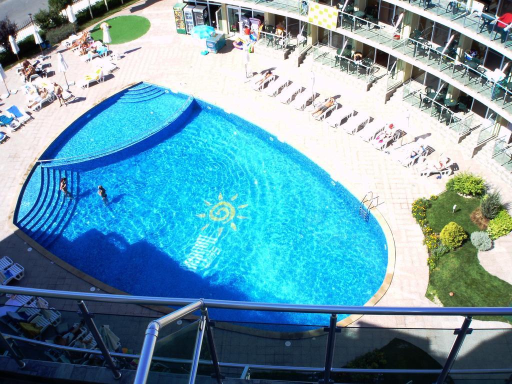 Tomi Family Apartments Pantai Sunny Ruang foto