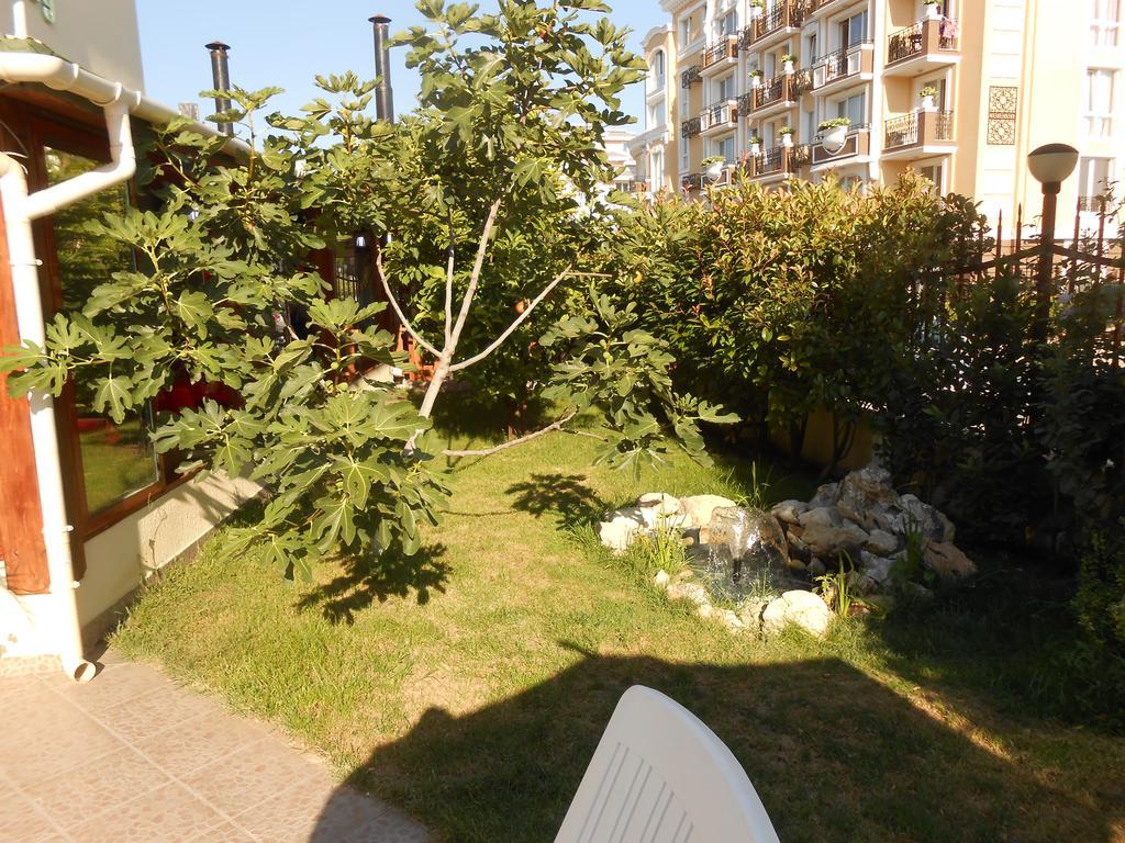 Tomi Family Apartments Pantai Sunny Bagian luar foto